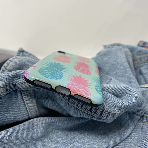 iPhone 7/8 Case Metallic Pineapple Print Glossy Finish Cover NEW - Picture 2 of 5
